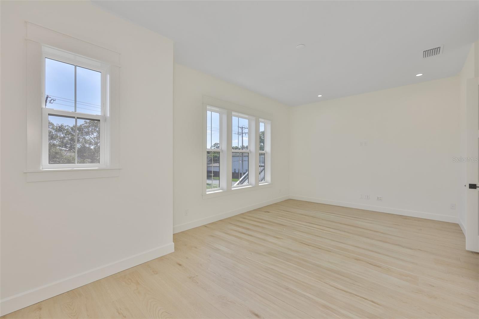 Image 75 of 100 For 4123 Corona Street