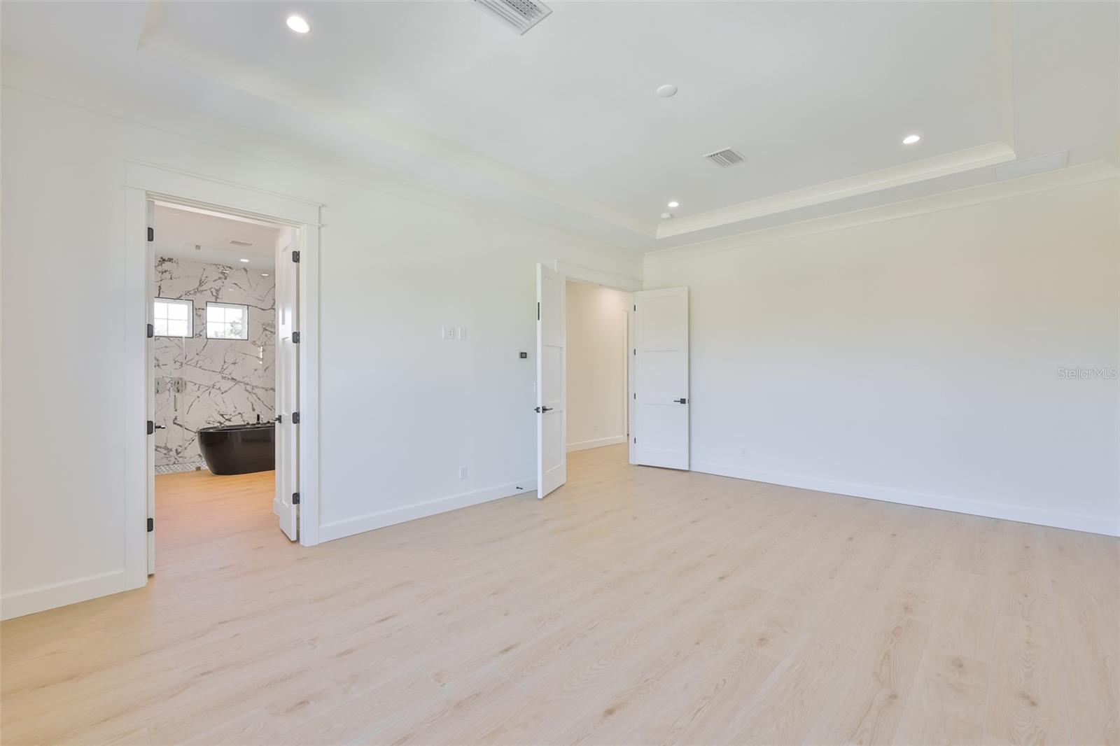 Image 79 of 100 For 4123 Corona Street