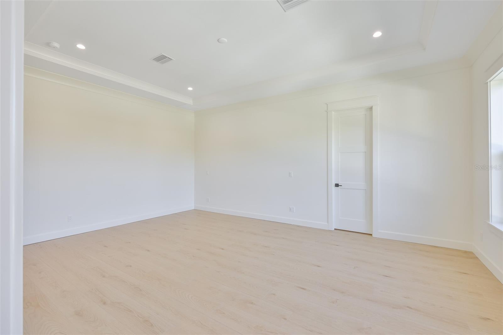 Image 80 of 100 For 4123 Corona Street