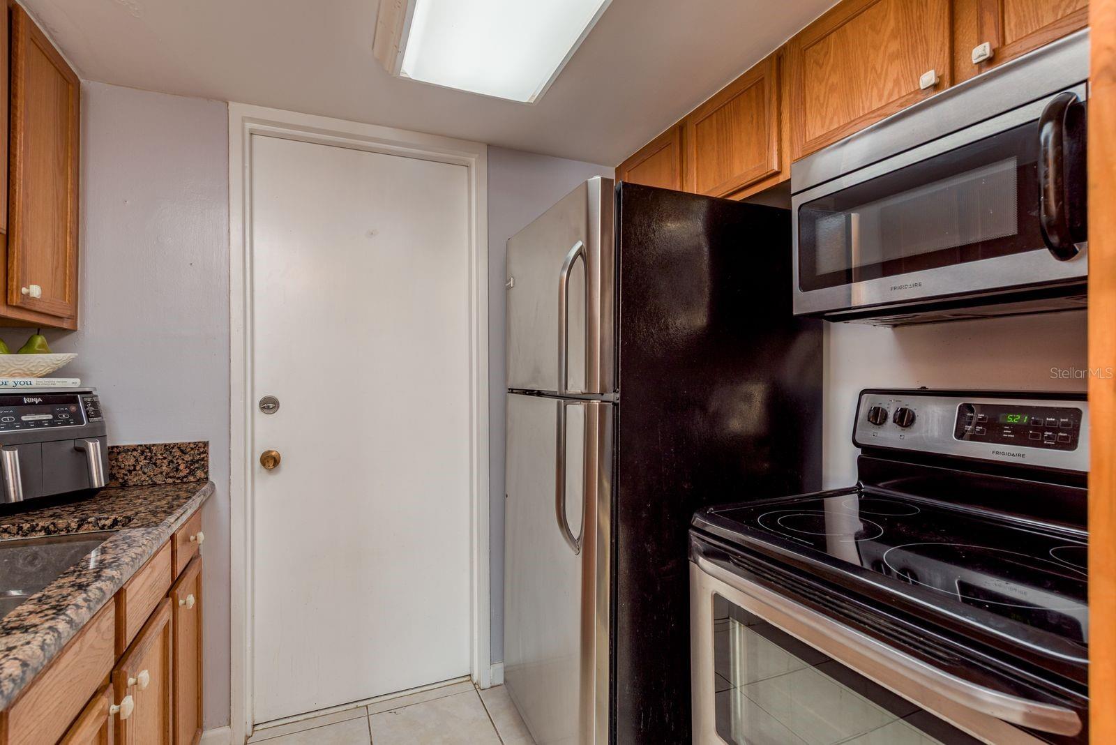 Image 10 of 26 For 880 Mandalay Avenue C809