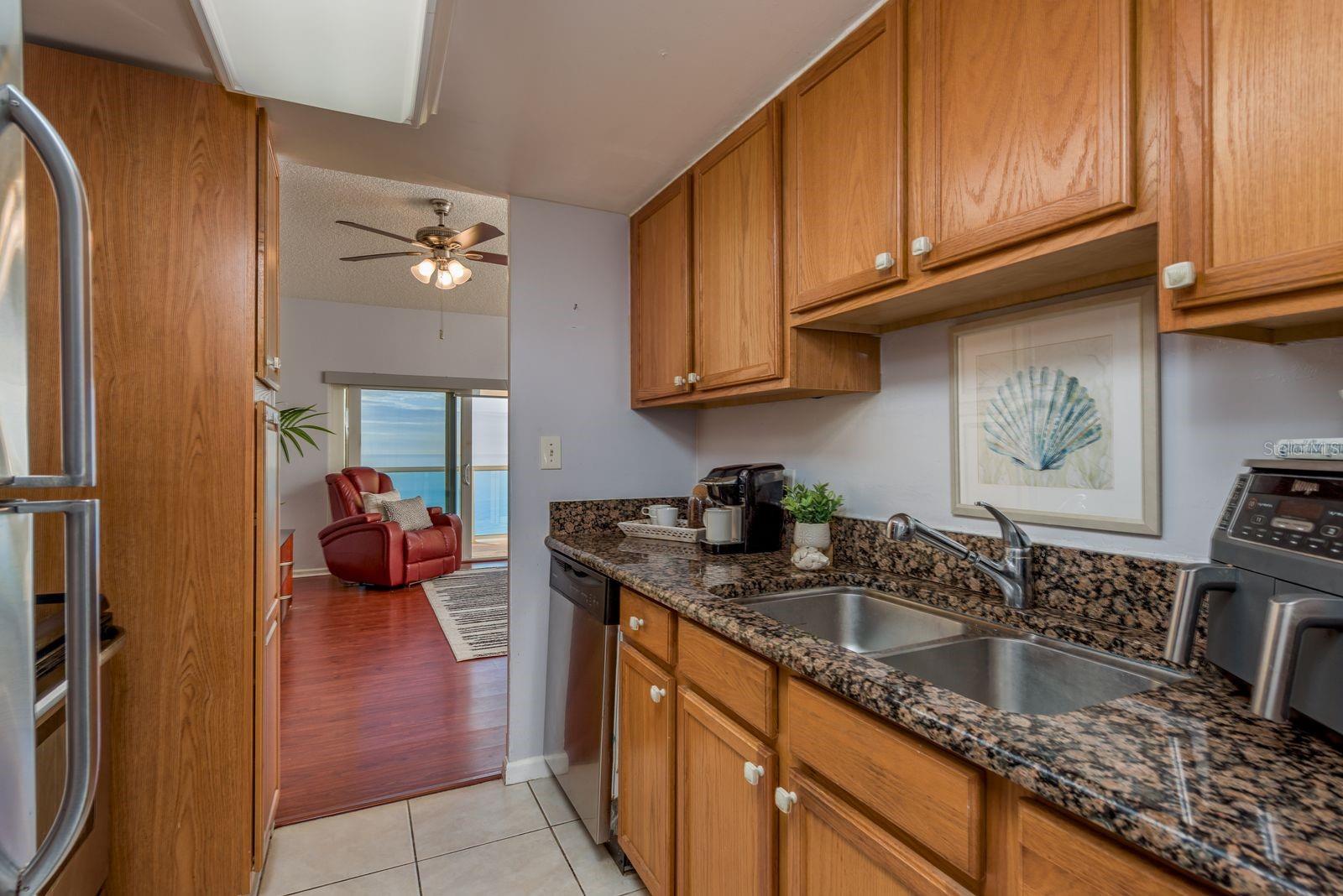 Image 11 of 26 For 880 Mandalay Avenue C809