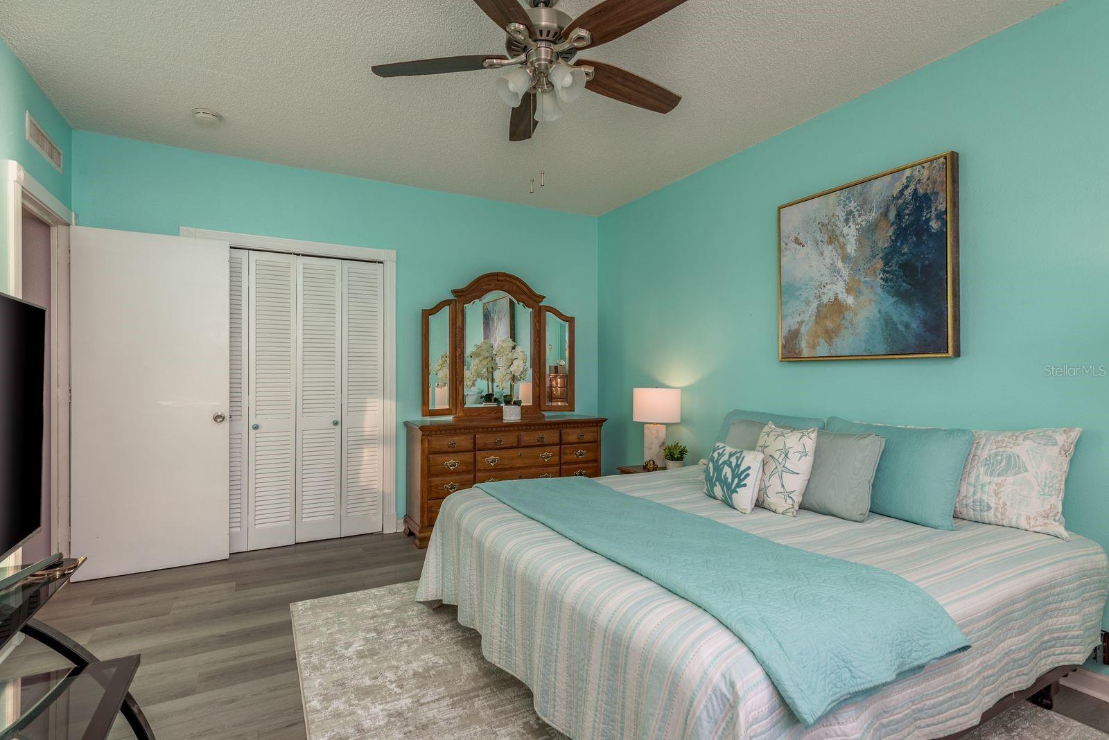 Image 13 of 26 For 880 Mandalay Avenue C809