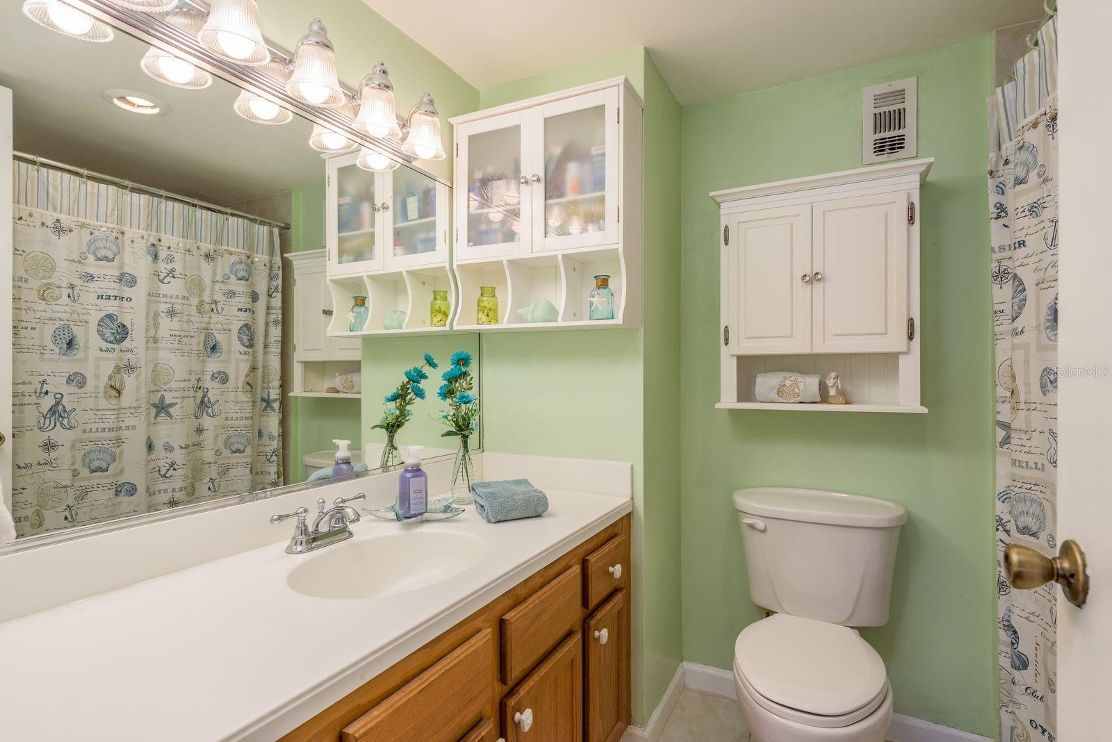 Image 14 of 26 For 880 Mandalay Avenue C809