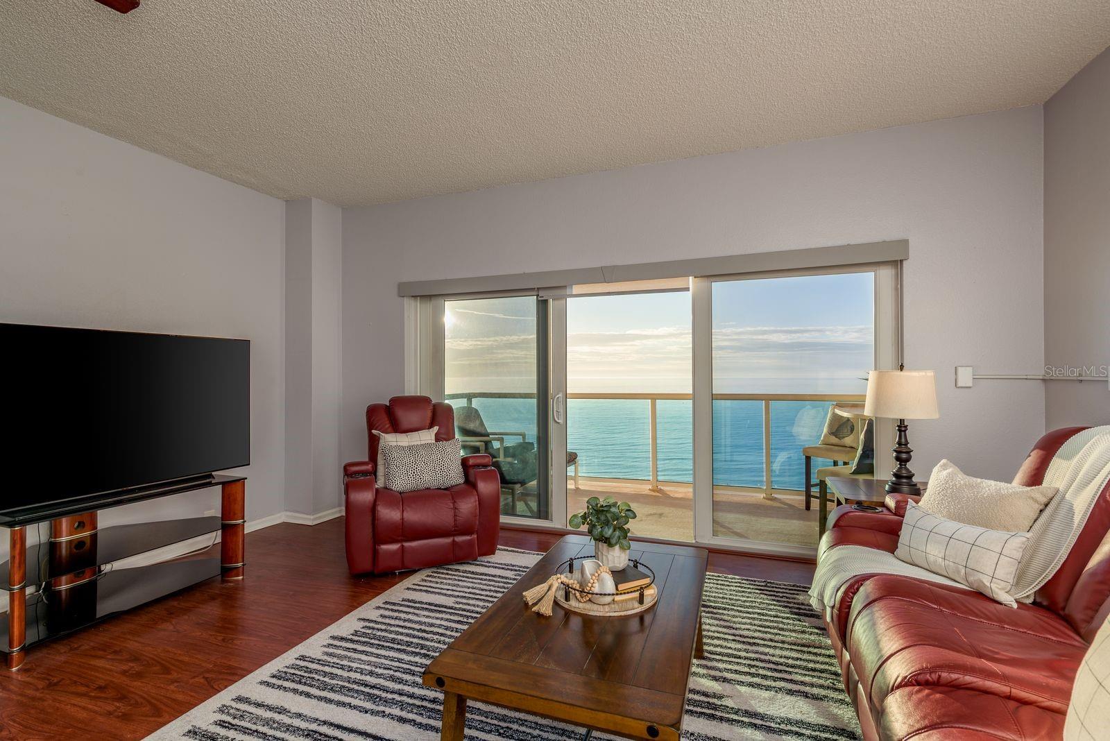 Image 5 of 26 For 880 Mandalay Avenue C809