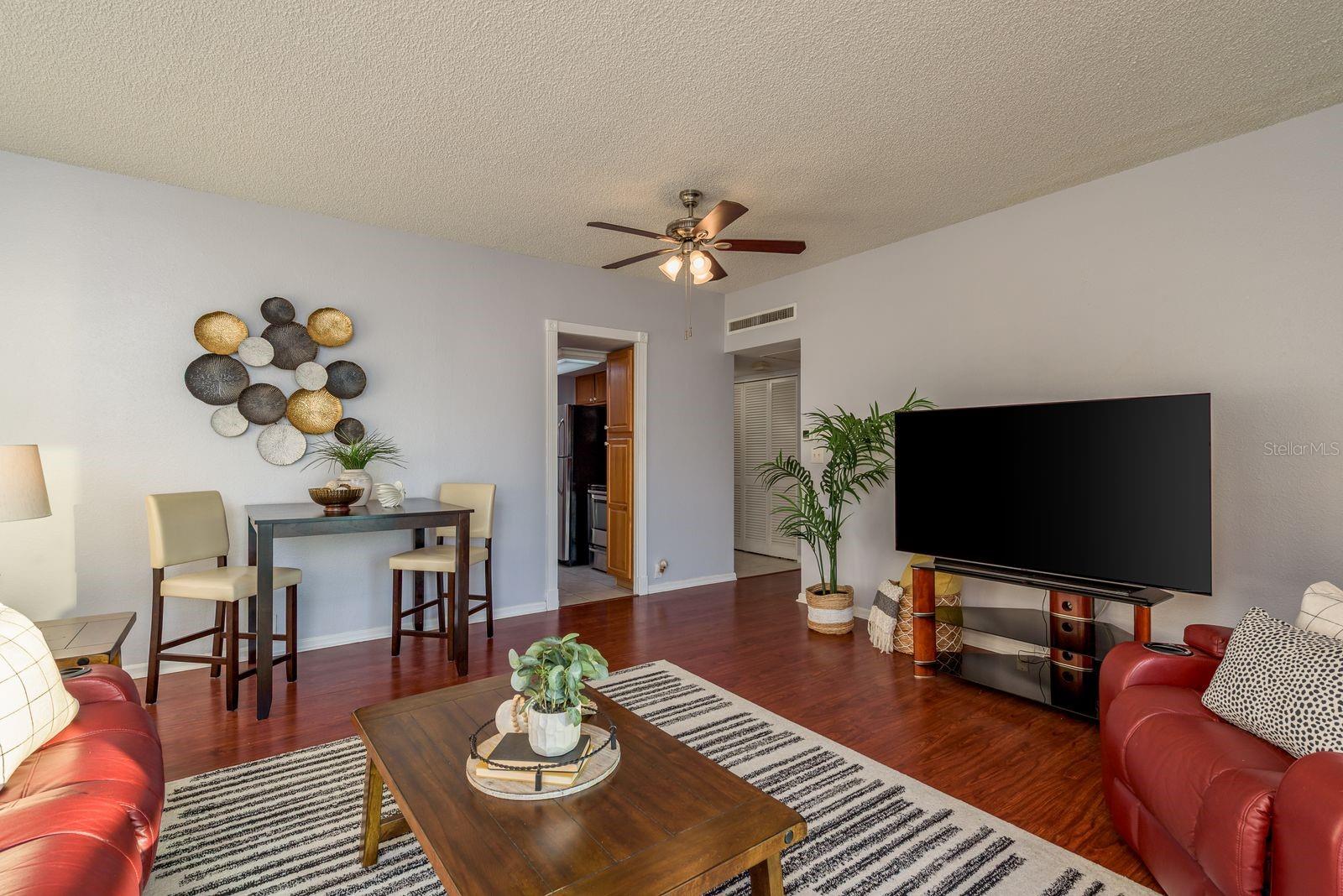 Image 6 of 26 For 880 Mandalay Avenue C809