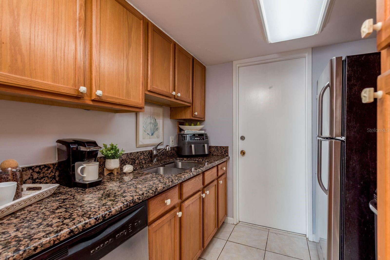 Image 9 of 26 For 880 Mandalay Avenue C809