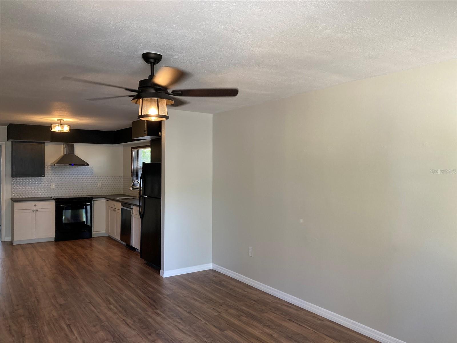 Image 3 of 25 For 2028 29th Avenue N