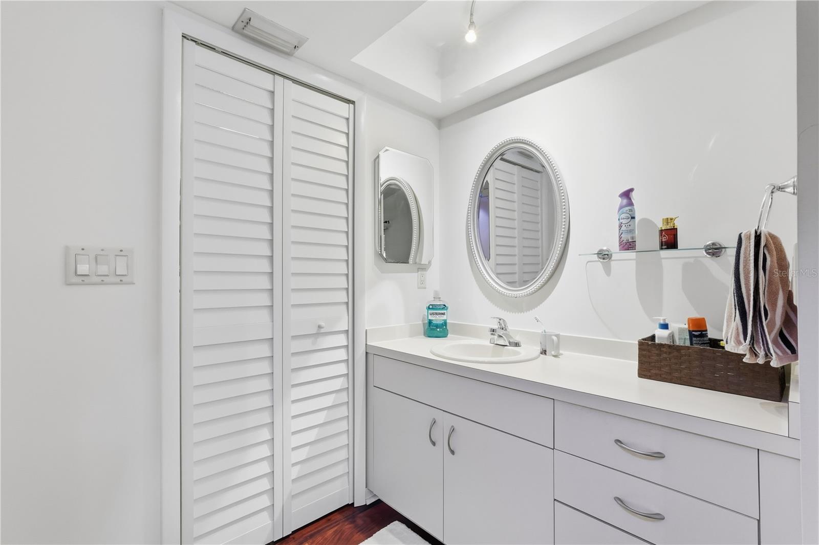 Image 13 of 21 For 3203 Landmark Drive 2204