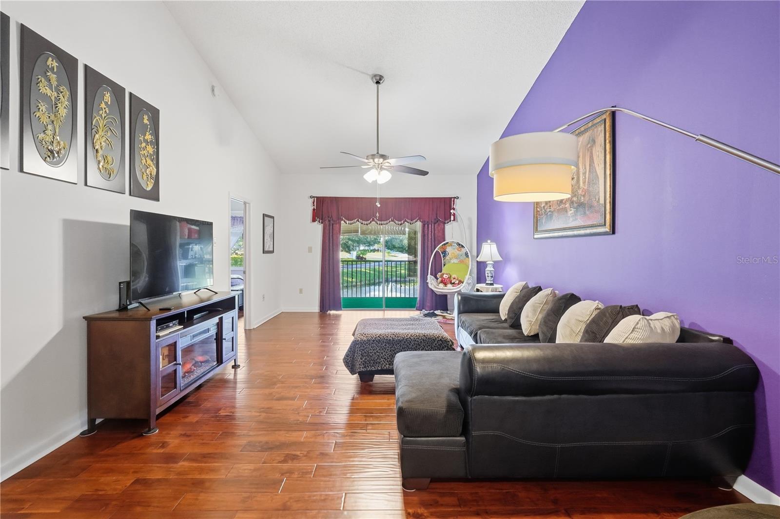 Image 4 of 21 For 3203 Landmark Drive 2204