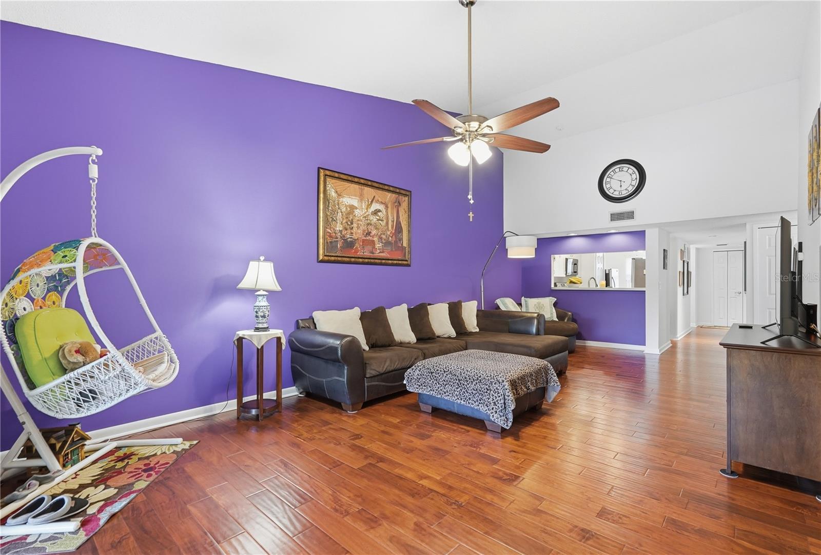 Image 5 of 21 For 3203 Landmark Drive 2204