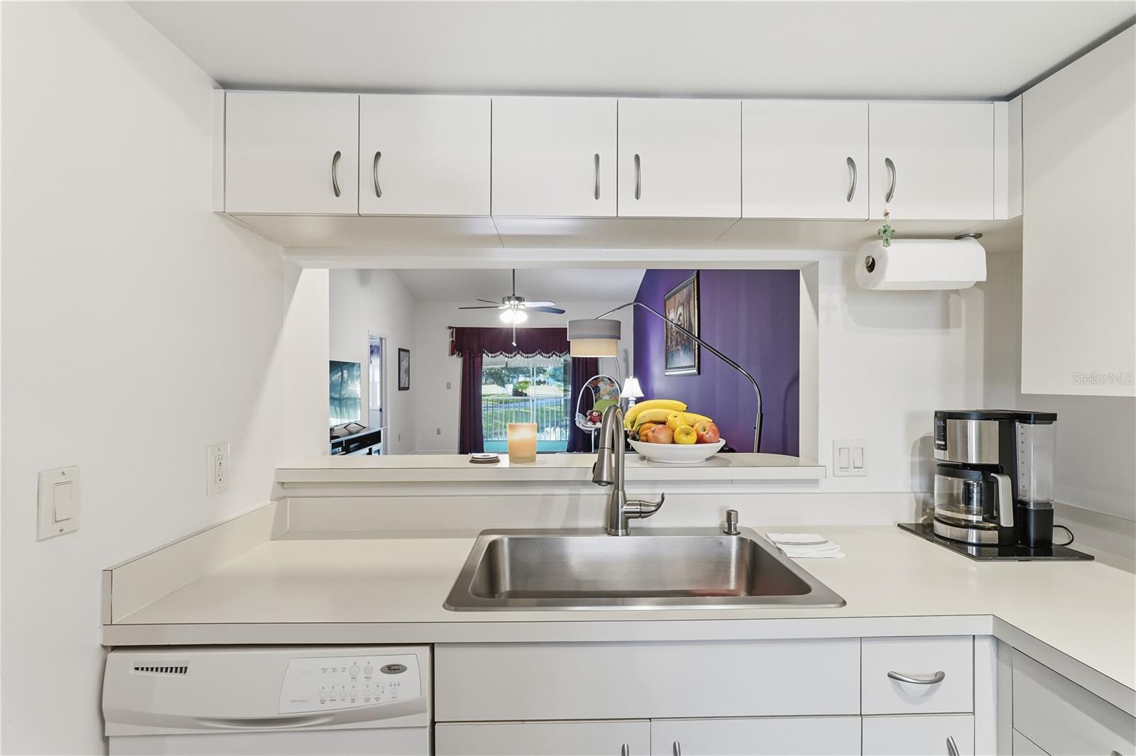 Image 6 of 21 For 3203 Landmark Drive 2204