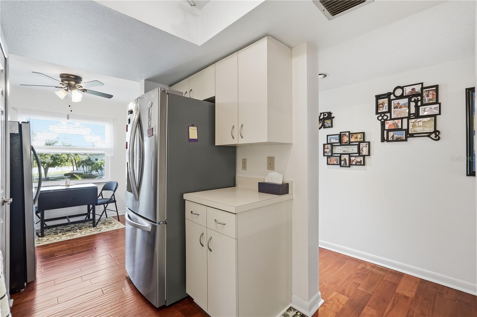 Image 9 of 21 For 3203 Landmark Drive 2204