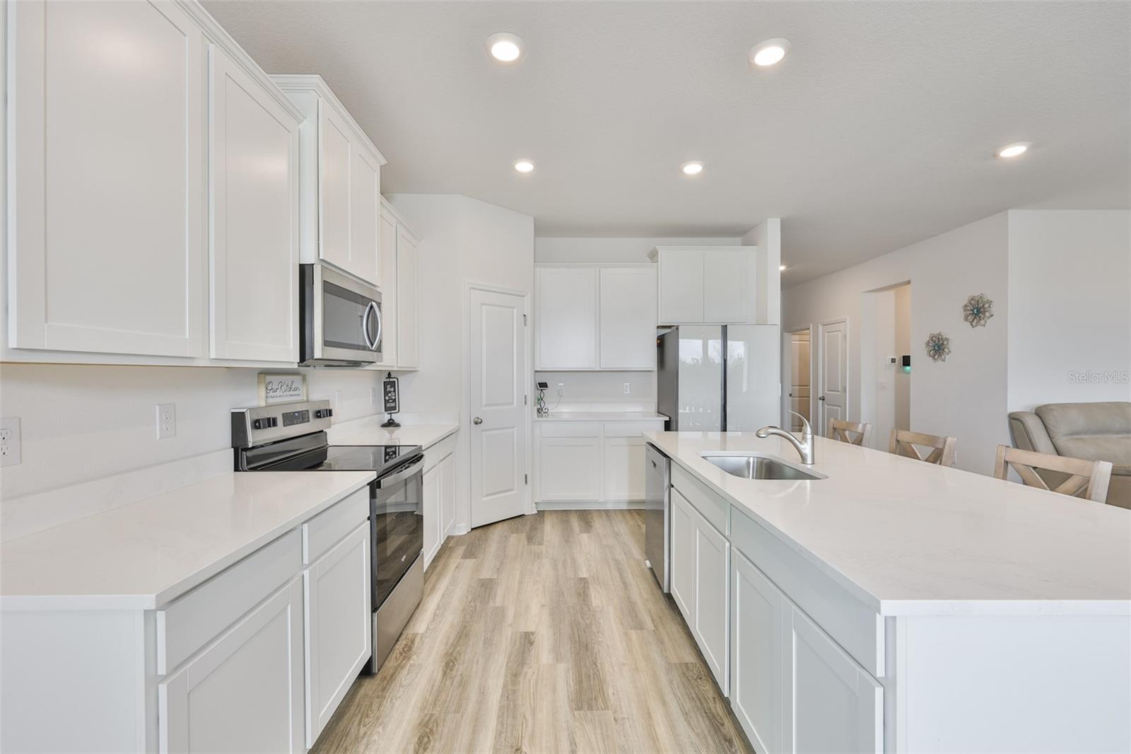 Image 10 of 47 For 5640 Silver Moonlight Drive