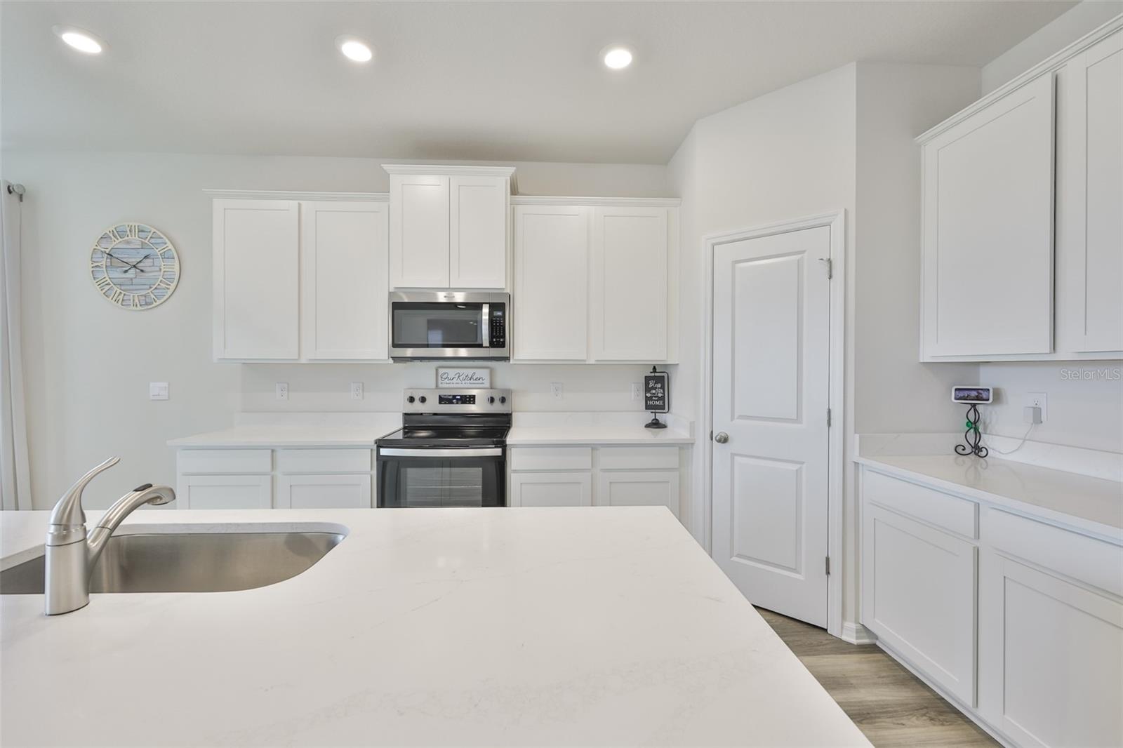 Image 13 of 47 For 5640 Silver Moonlight Drive