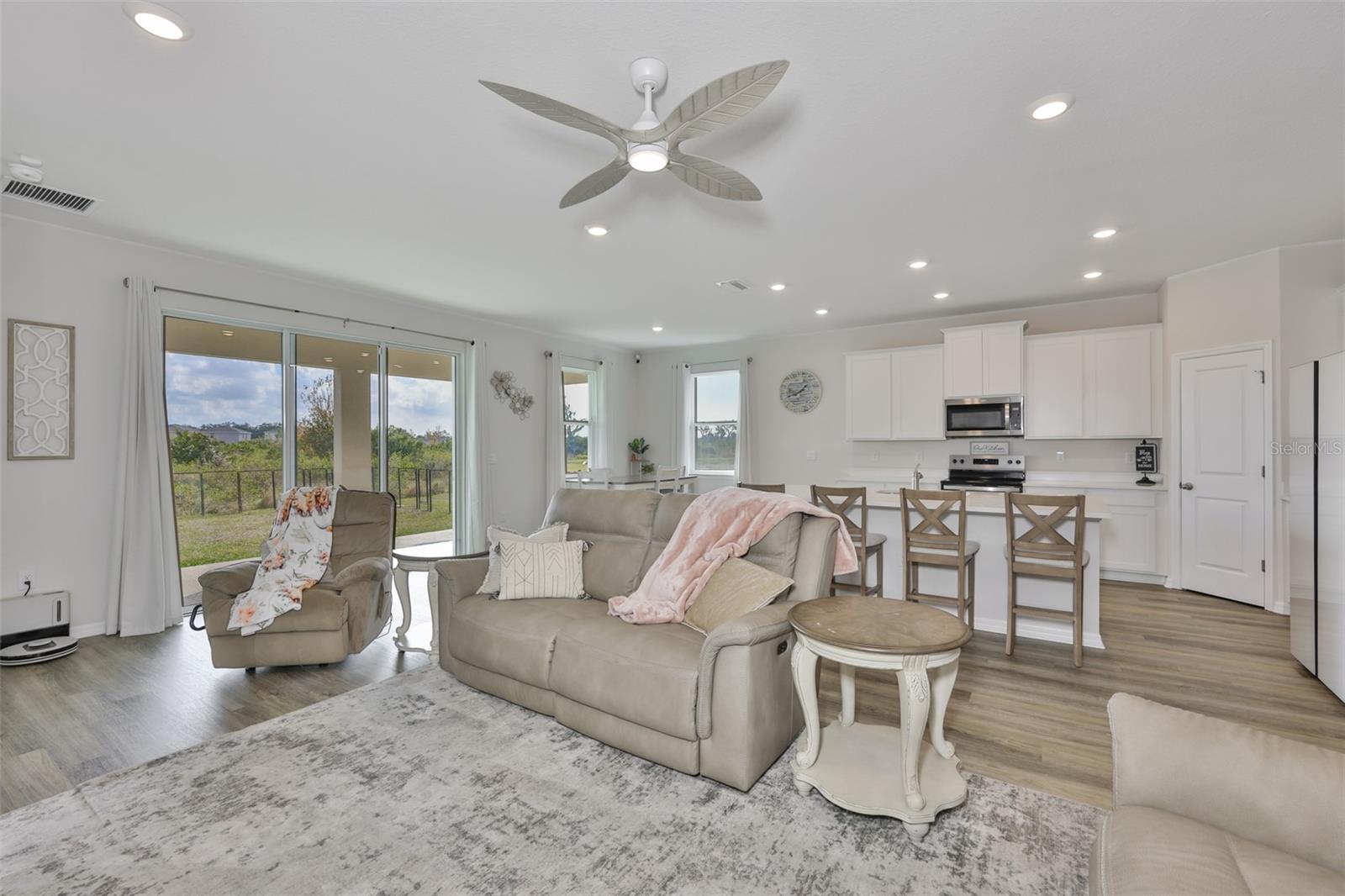 Image 3 of 47 For 5640 Silver Moonlight Drive