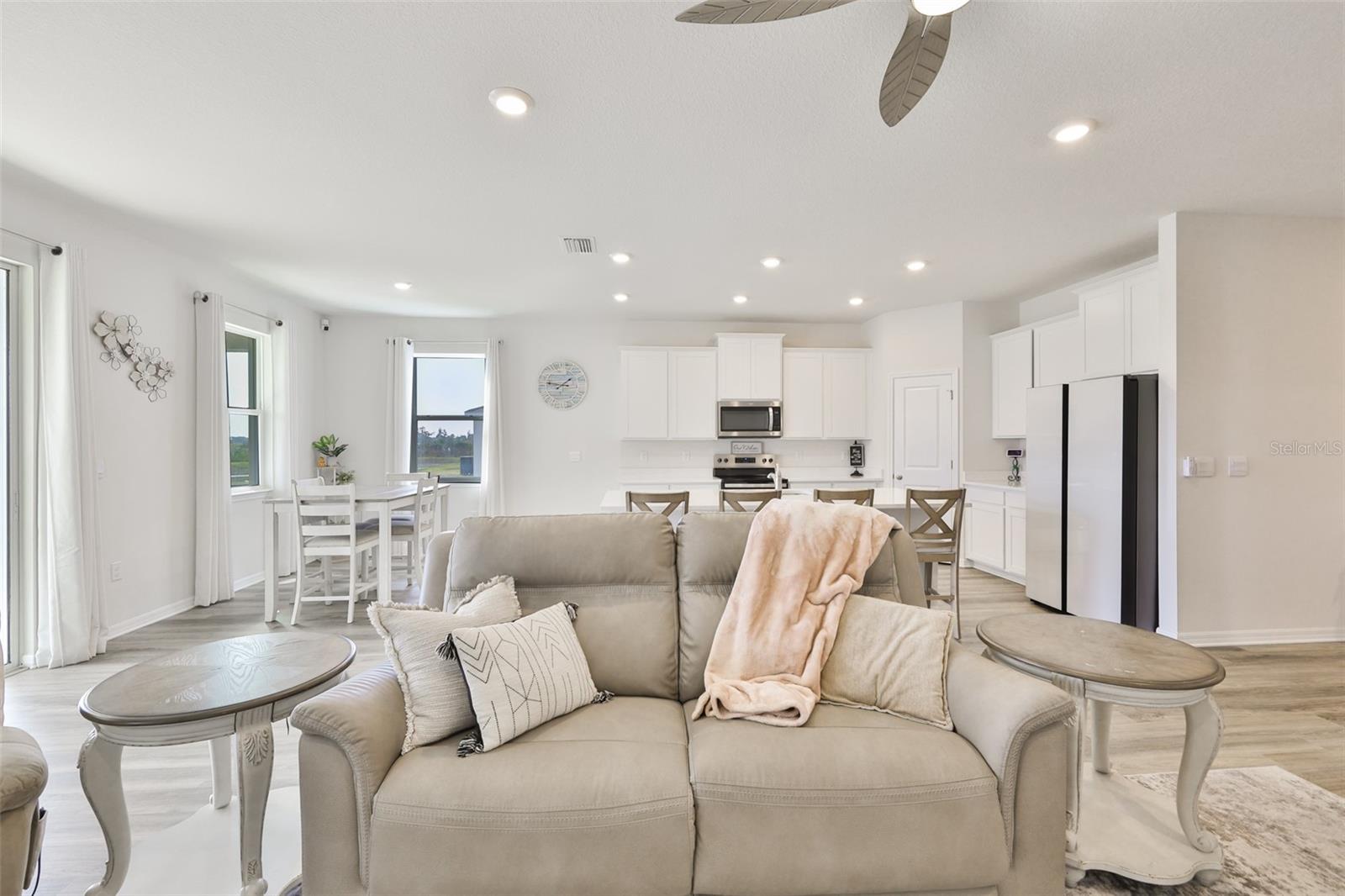 Image 7 of 47 For 5640 Silver Moonlight Drive