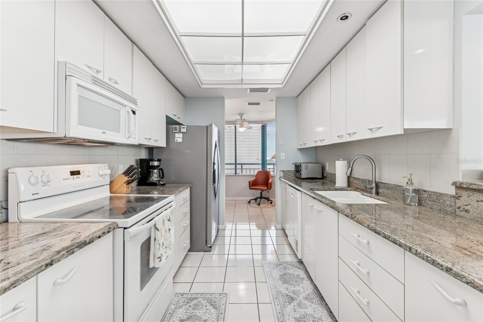 Image 18 of 54 For 1520 Gulf Boulevard 1707