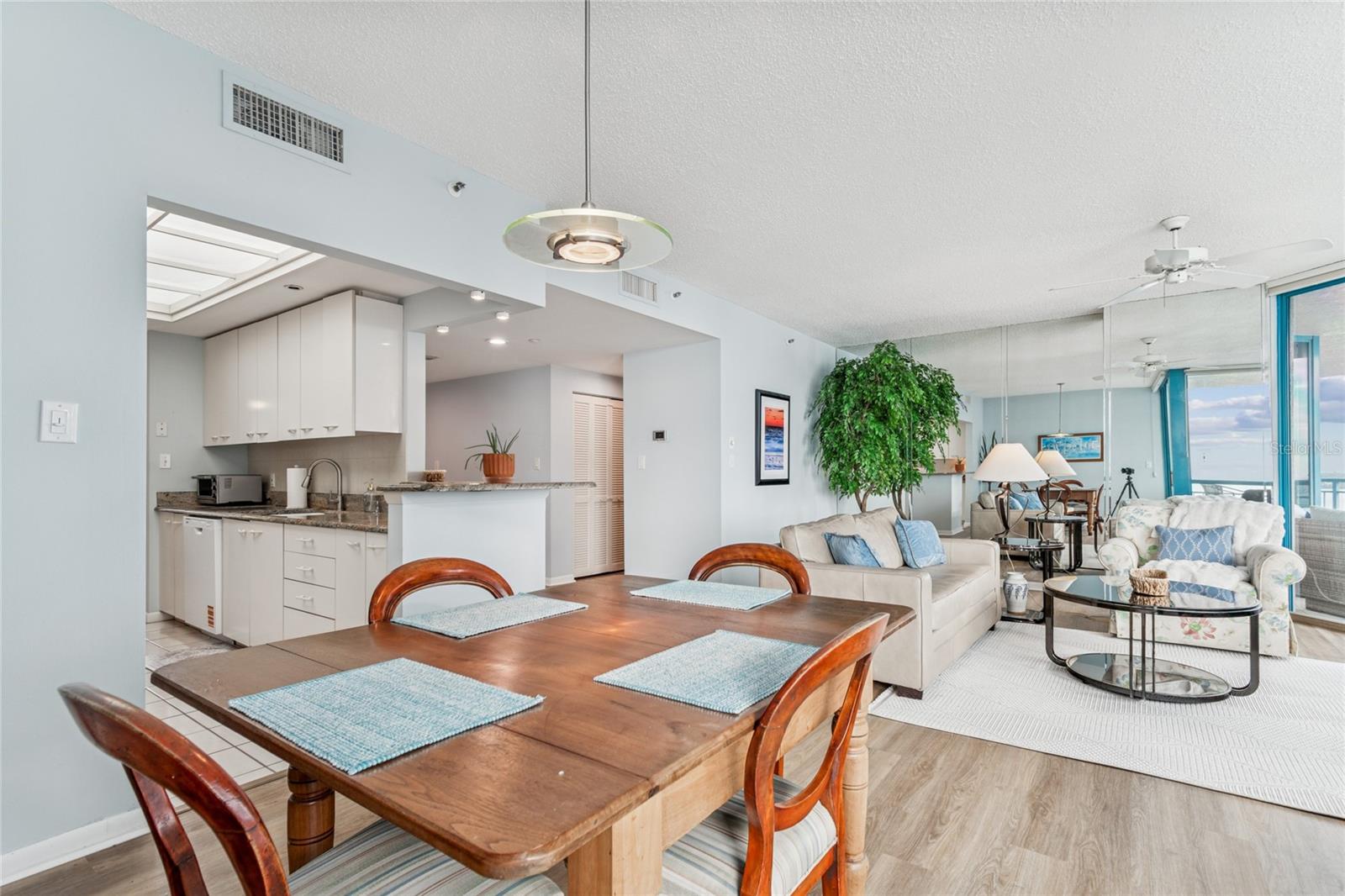 Image 21 of 54 For 1520 Gulf Boulevard 1707