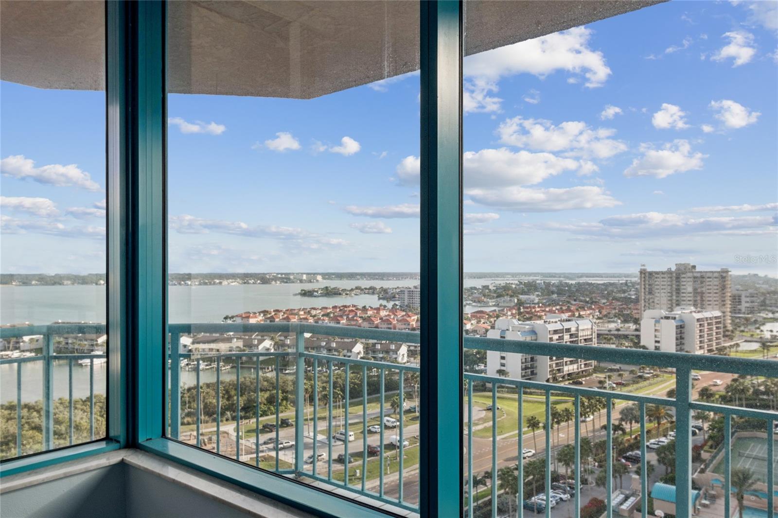 Image 37 of 54 For 1520 Gulf Boulevard 1707