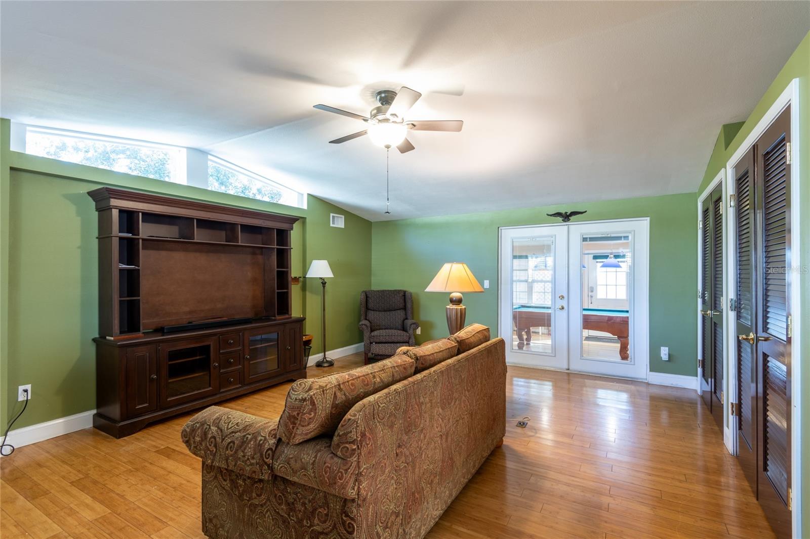 Image 6 of 41 For 21247 San Pablo Drive