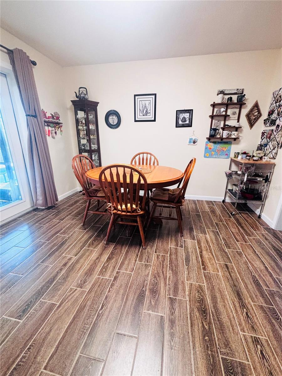 Image 12 of 56 For 37252 Hilltop Drive