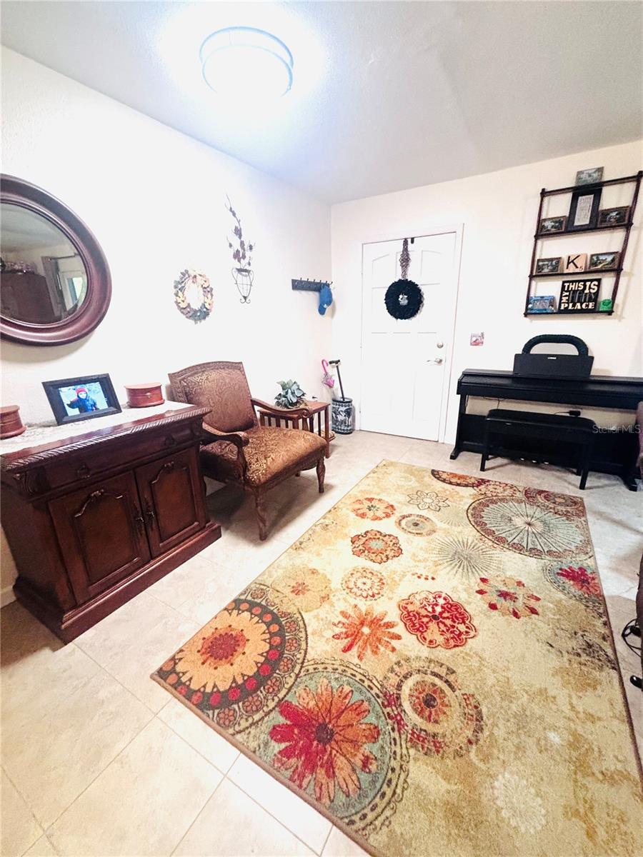 Image 22 of 56 For 37252 Hilltop Drive