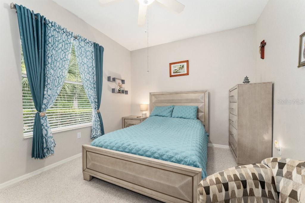 Image 27 of 36 For 19115 98th Loop