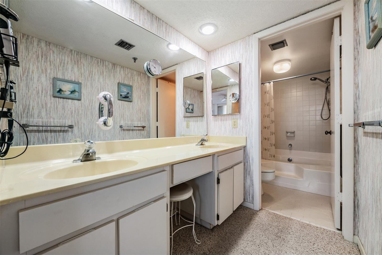 Image 23 of 47 For 11590 Shipwatch Drive 347