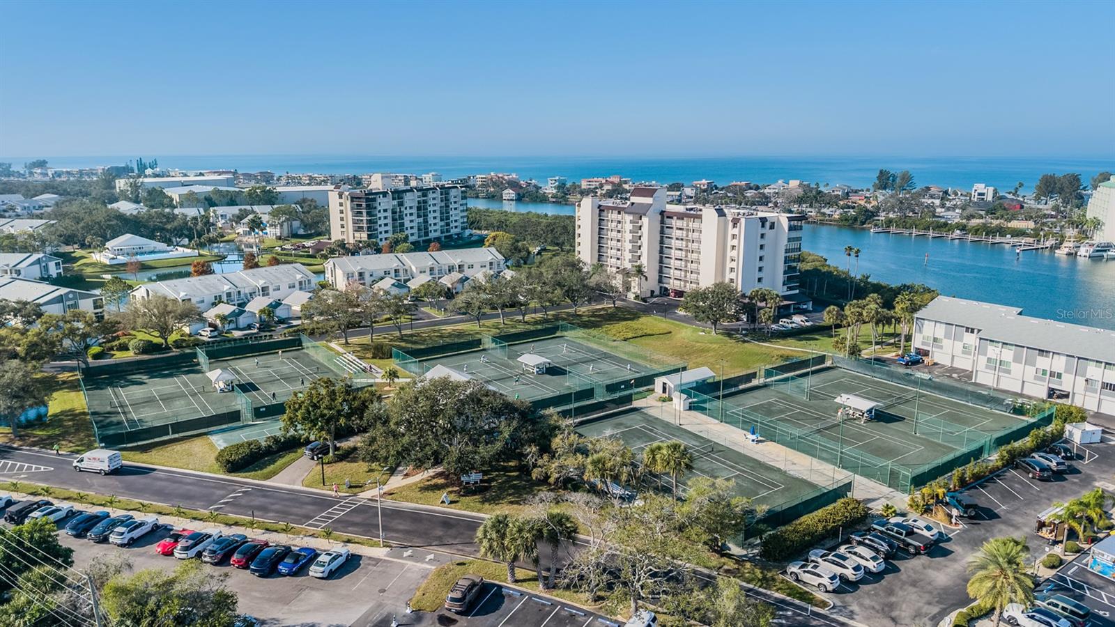 Image 37 of 47 For 11590 Shipwatch Drive 347