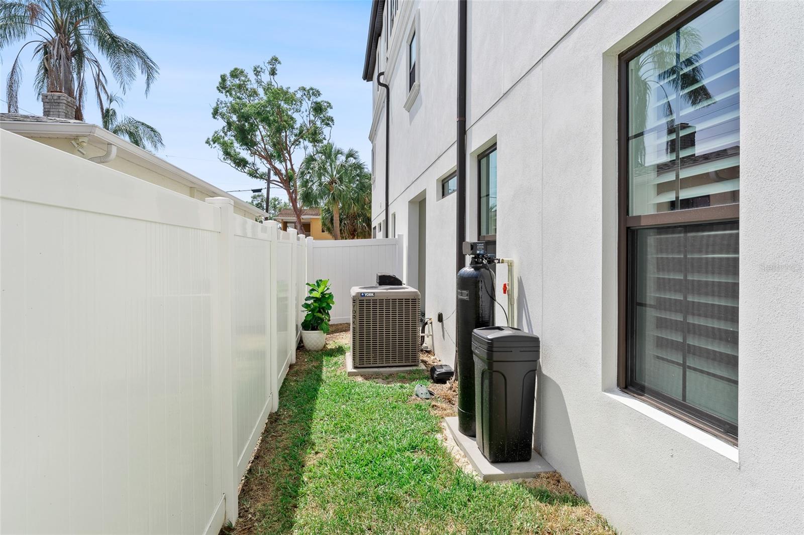 Image 51 of 72 For 310 Habana Avenue 5