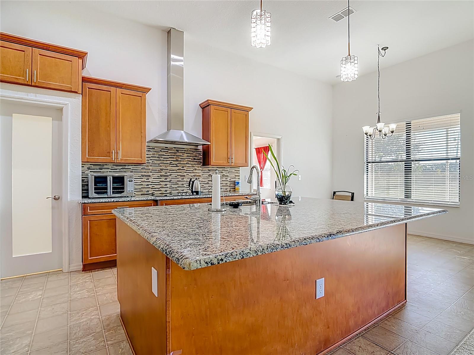 Image 12 of 36 For 4022 Dinner Lake Way