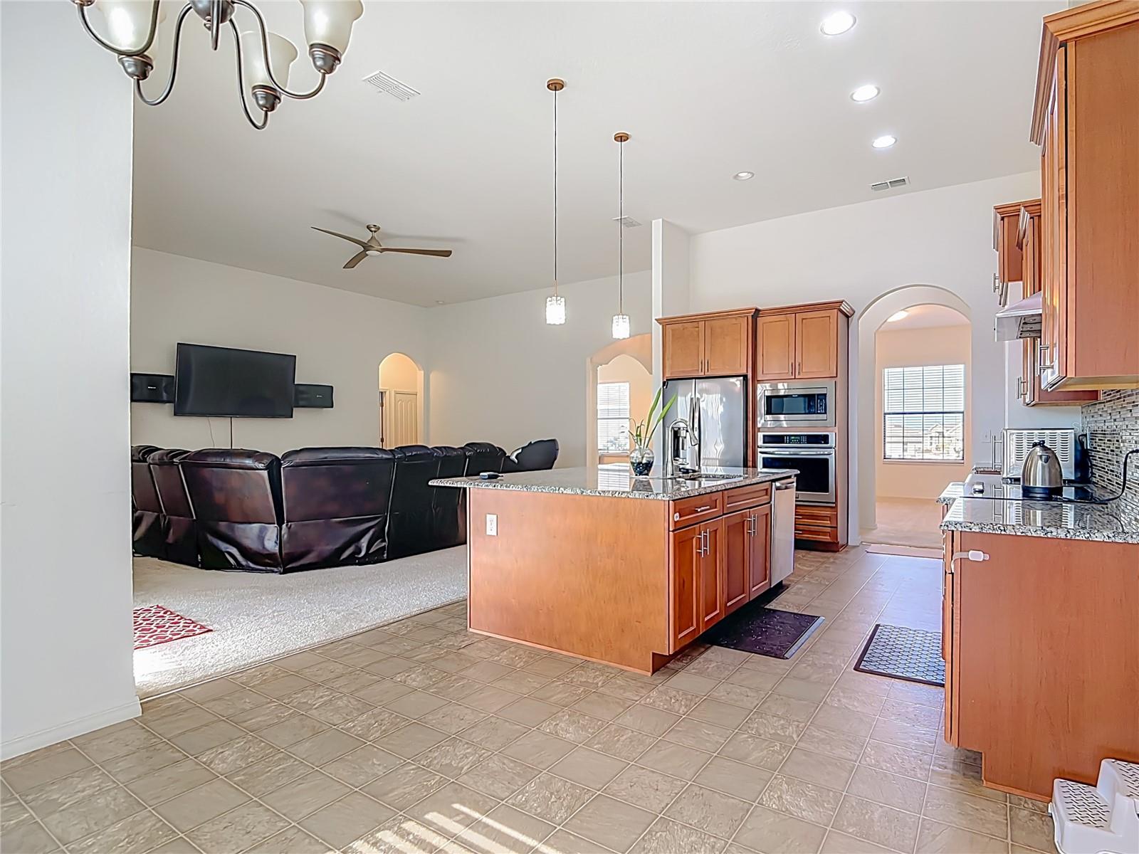 Image 13 of 36 For 4022 Dinner Lake Way