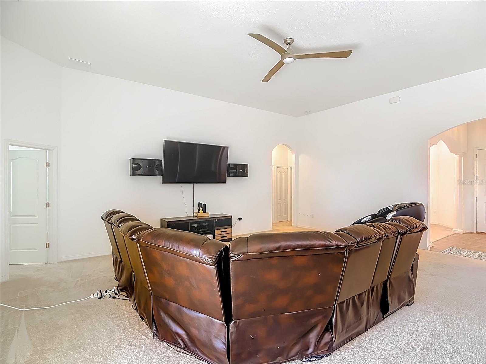 Image 16 of 36 For 4022 Dinner Lake Way