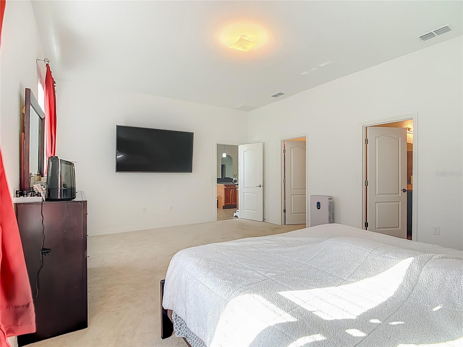 Image 25 of 36 For 4022 Dinner Lake Way