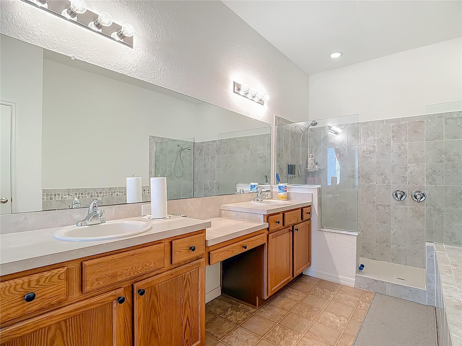 Image 28 of 36 For 4022 Dinner Lake Way