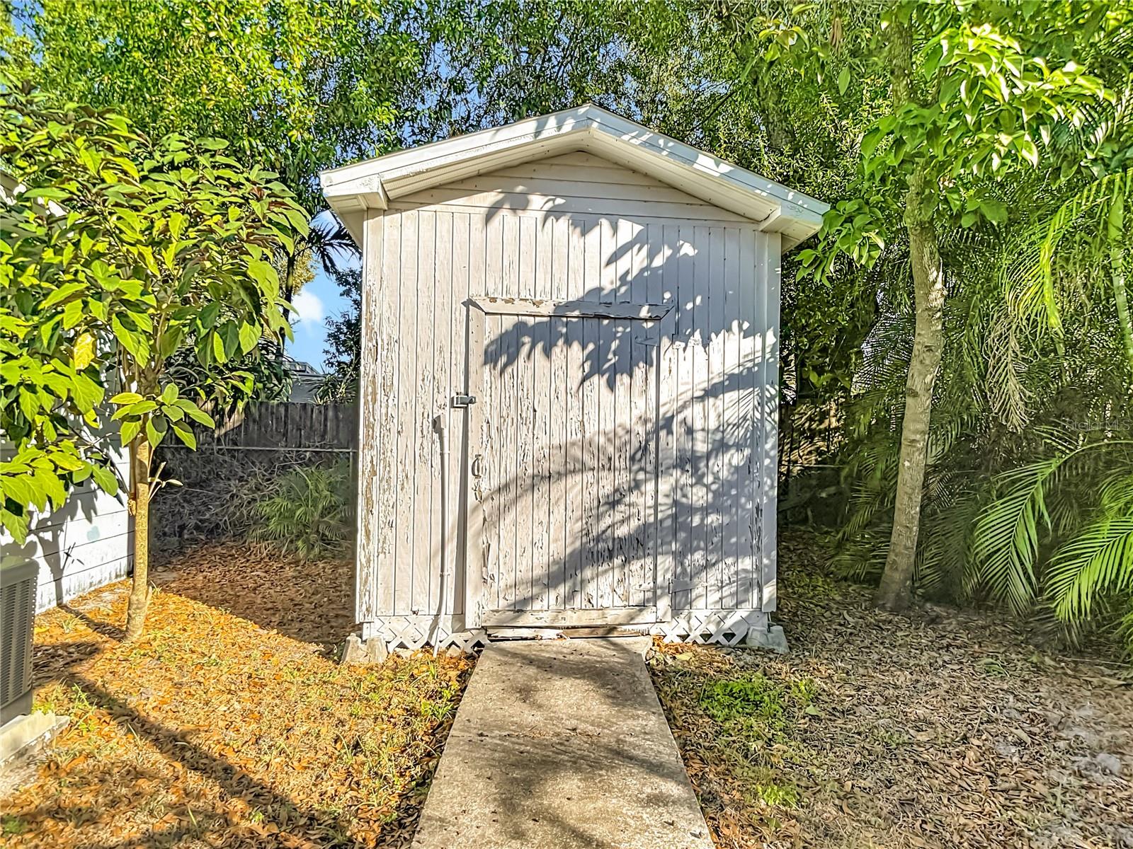 Image 37 of 41 For 3008 Powhatan Avenue