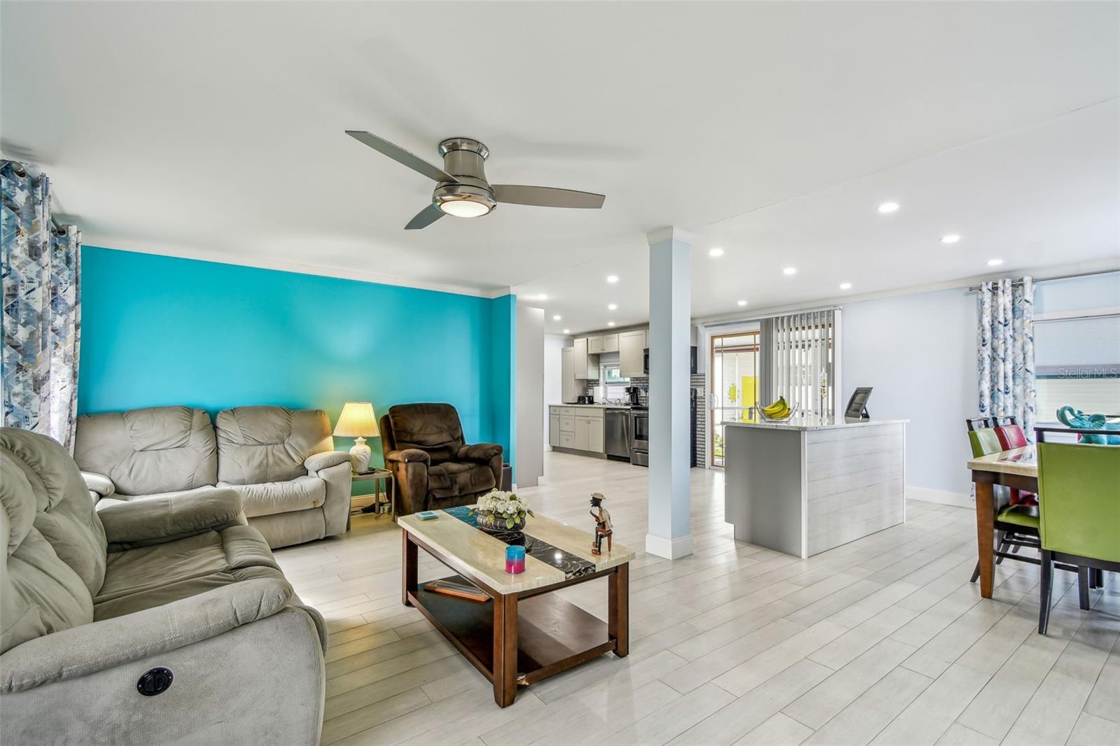 Image 16 of 73 For 12651 Seminole Boulevard 2c