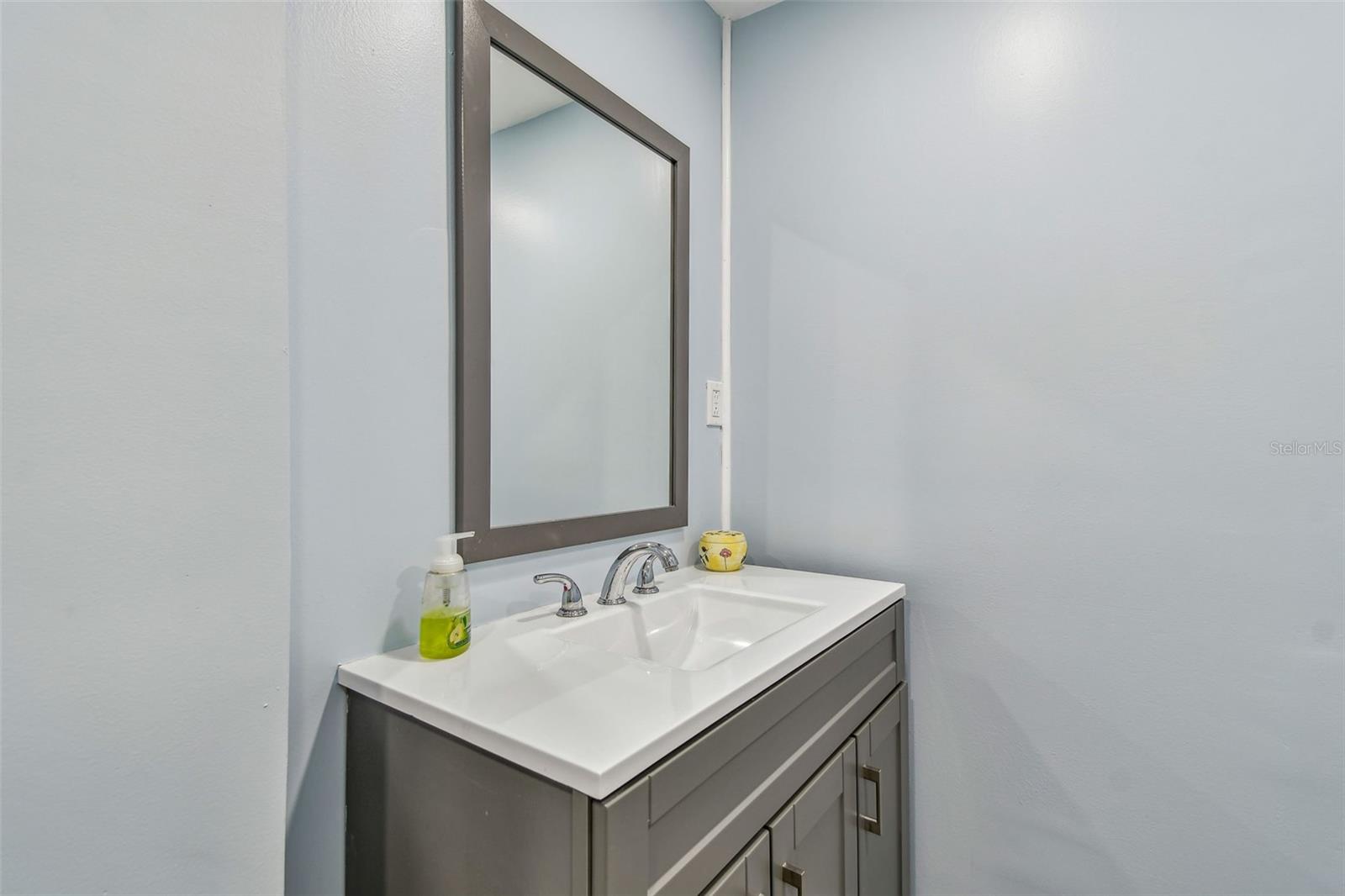 Image 26 of 73 For 12651 Seminole Boulevard 2c