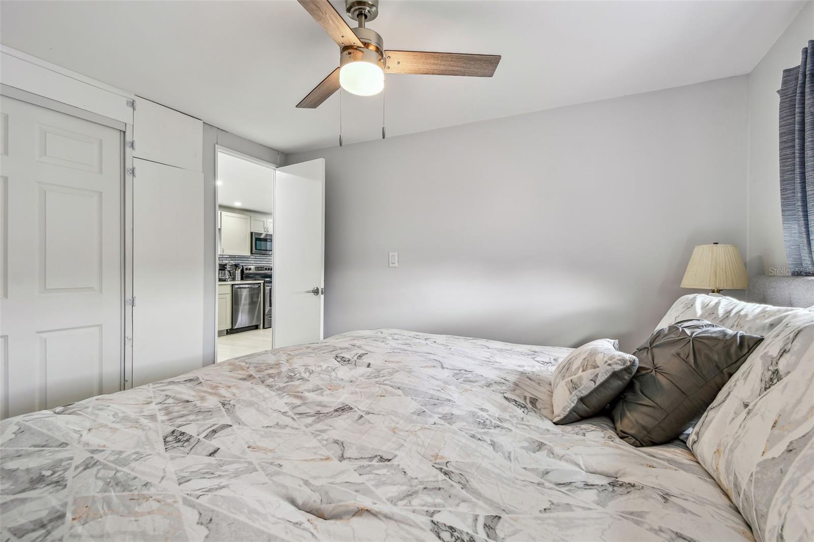 Image 29 of 73 For 12651 Seminole Boulevard 2c