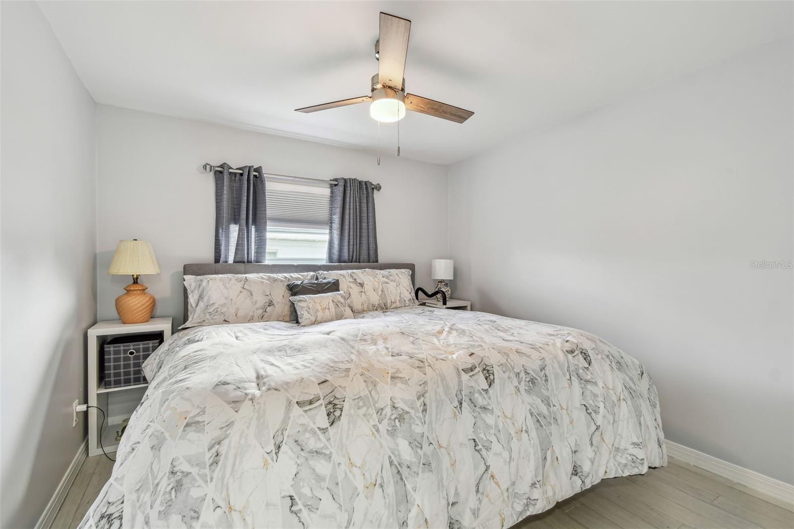 Image 30 of 73 For 12651 Seminole Boulevard 2c