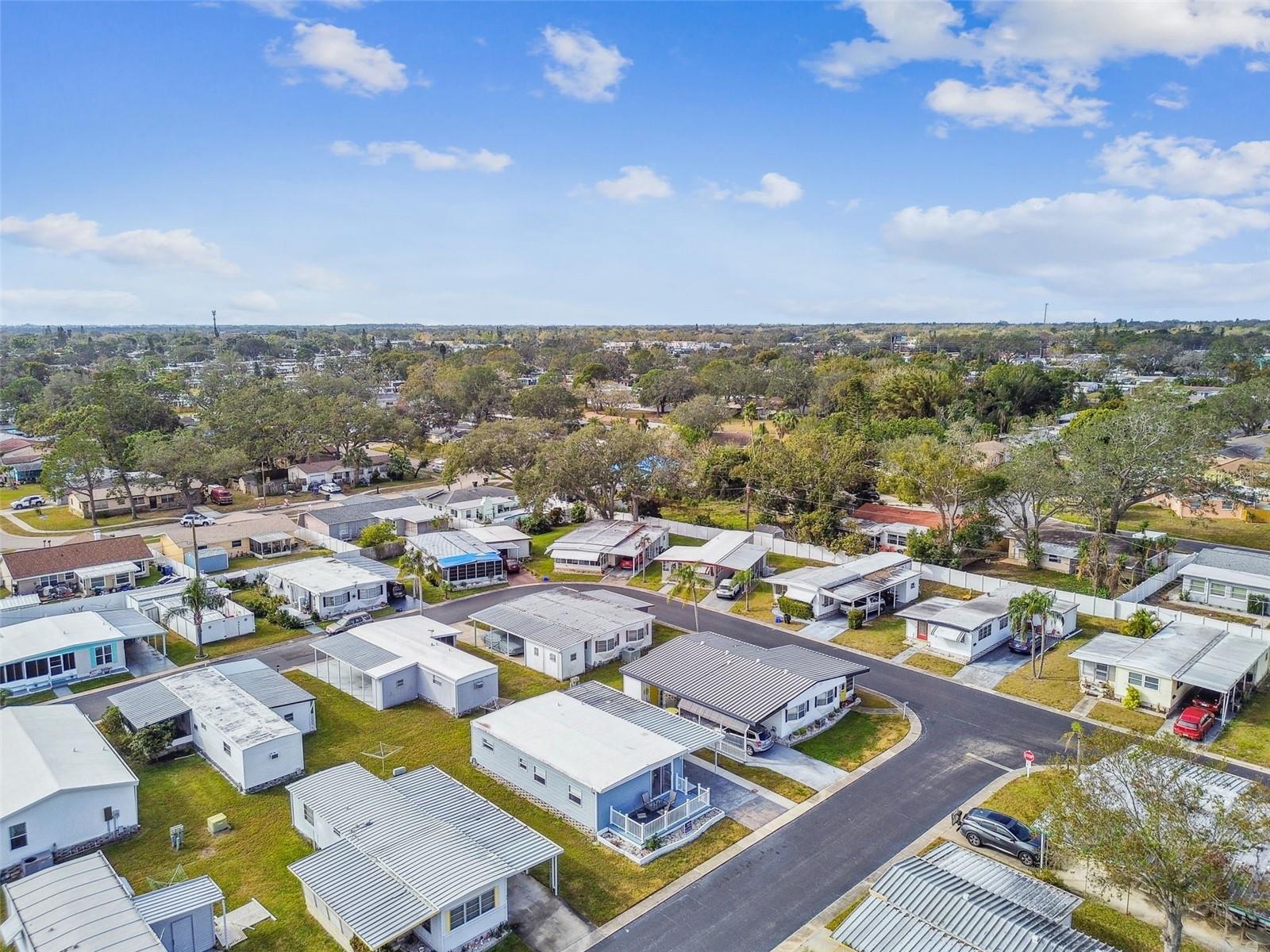 Image 40 of 73 For 12651 Seminole Boulevard 2c