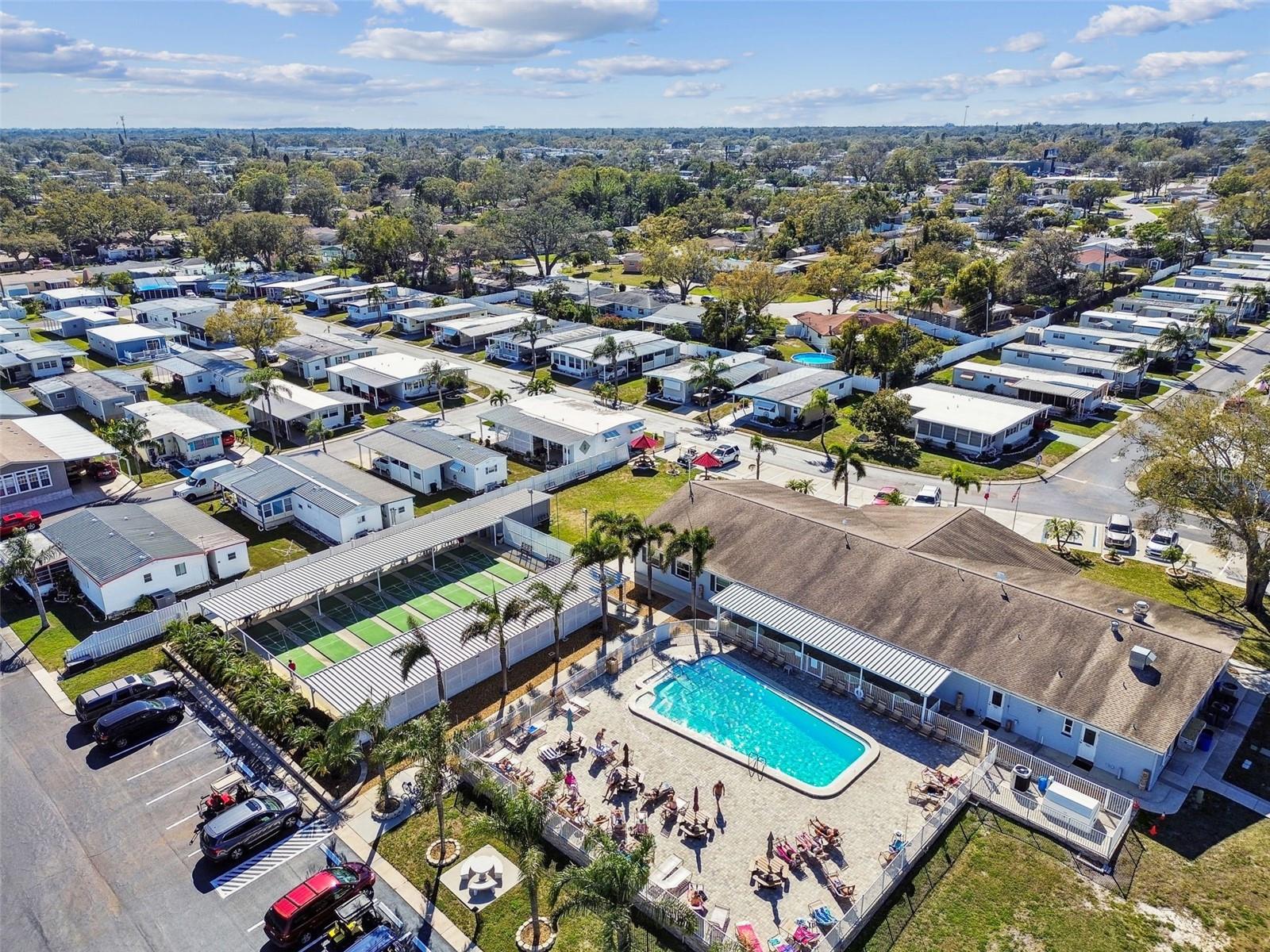 Image 51 of 73 For 12651 Seminole Boulevard 2c