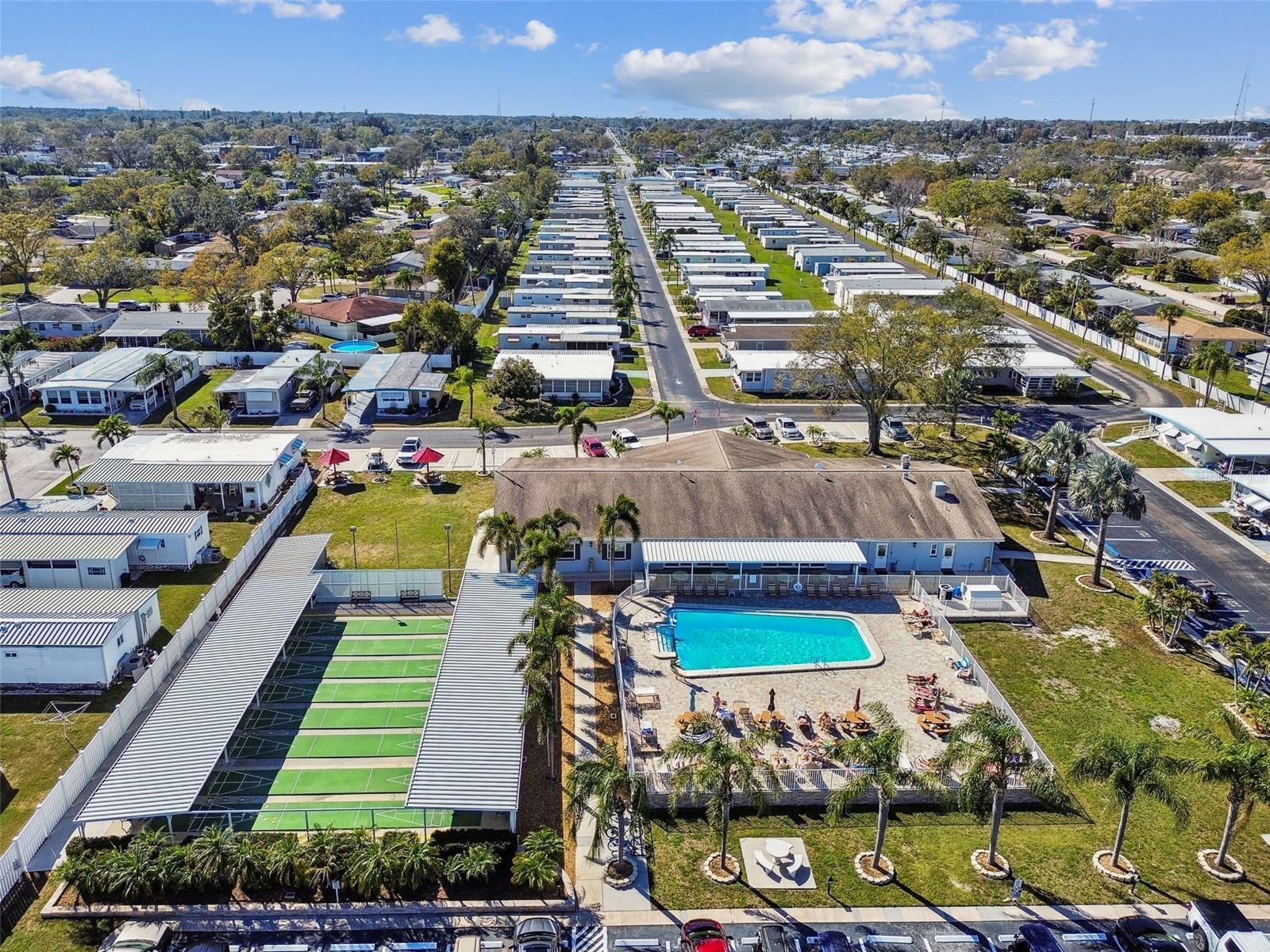 Image 52 of 73 For 12651 Seminole Boulevard 2c