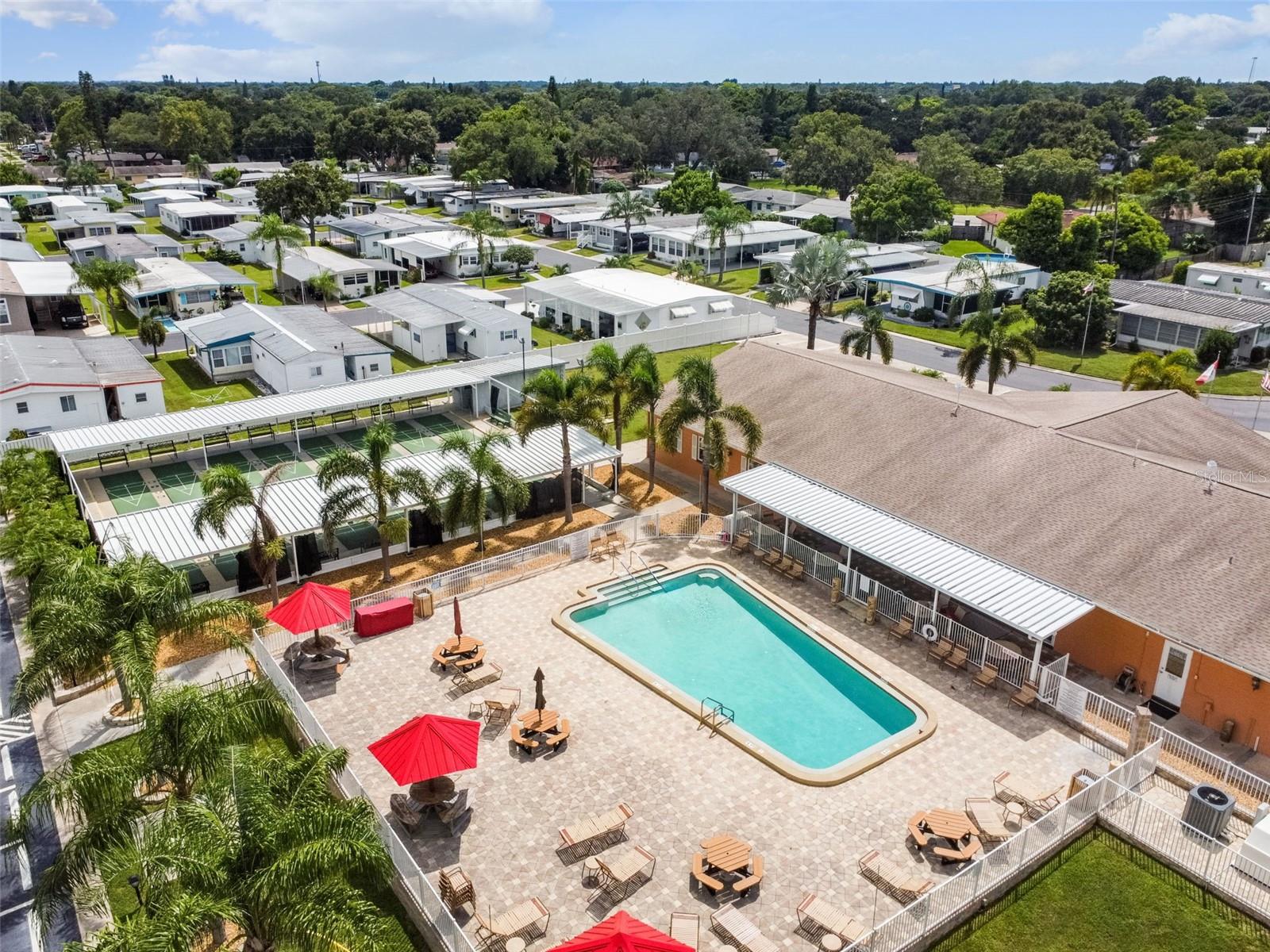 Image 62 of 73 For 12651 Seminole Boulevard 2c