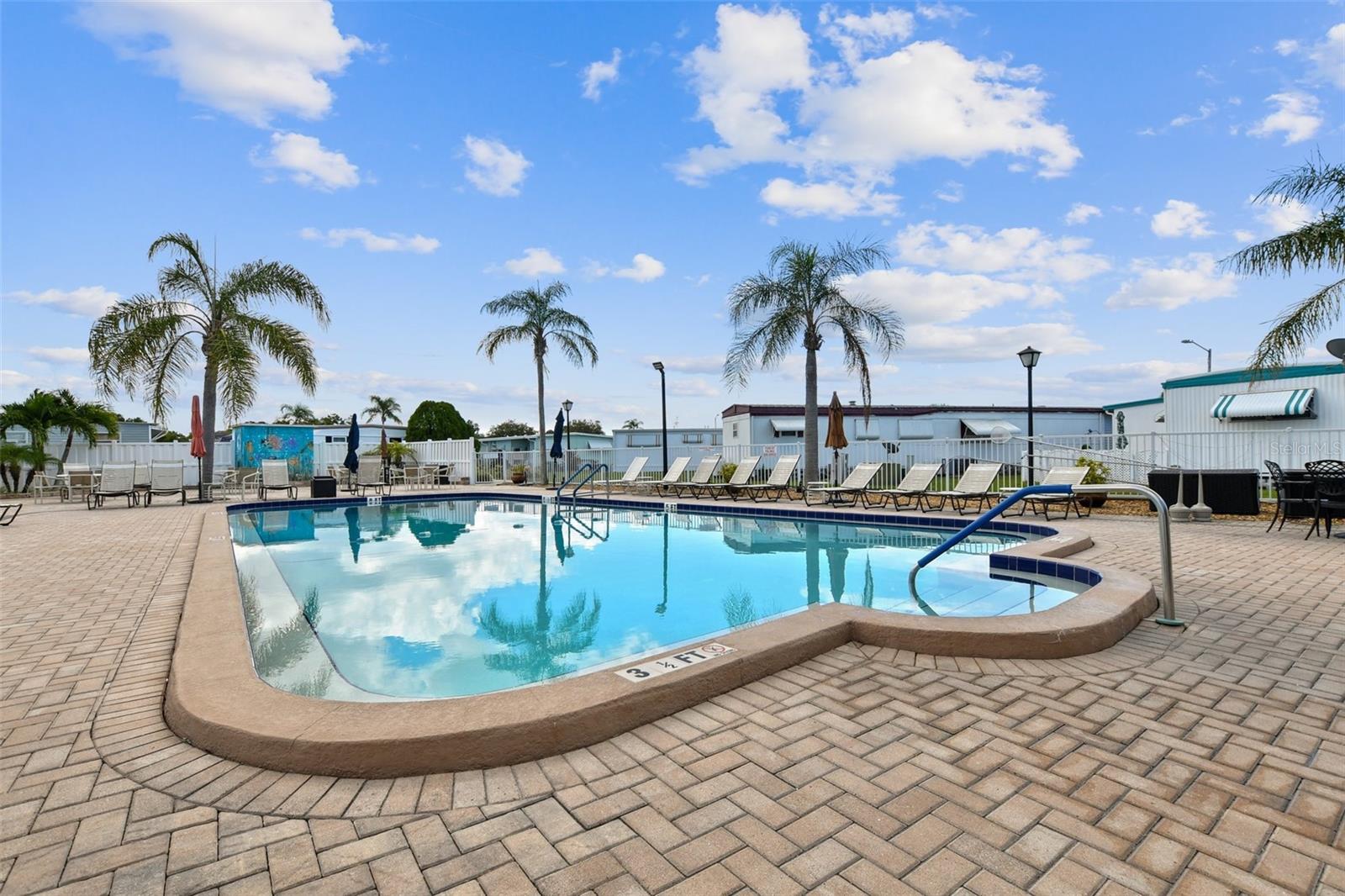 Image 67 of 73 For 12651 Seminole Boulevard 2c