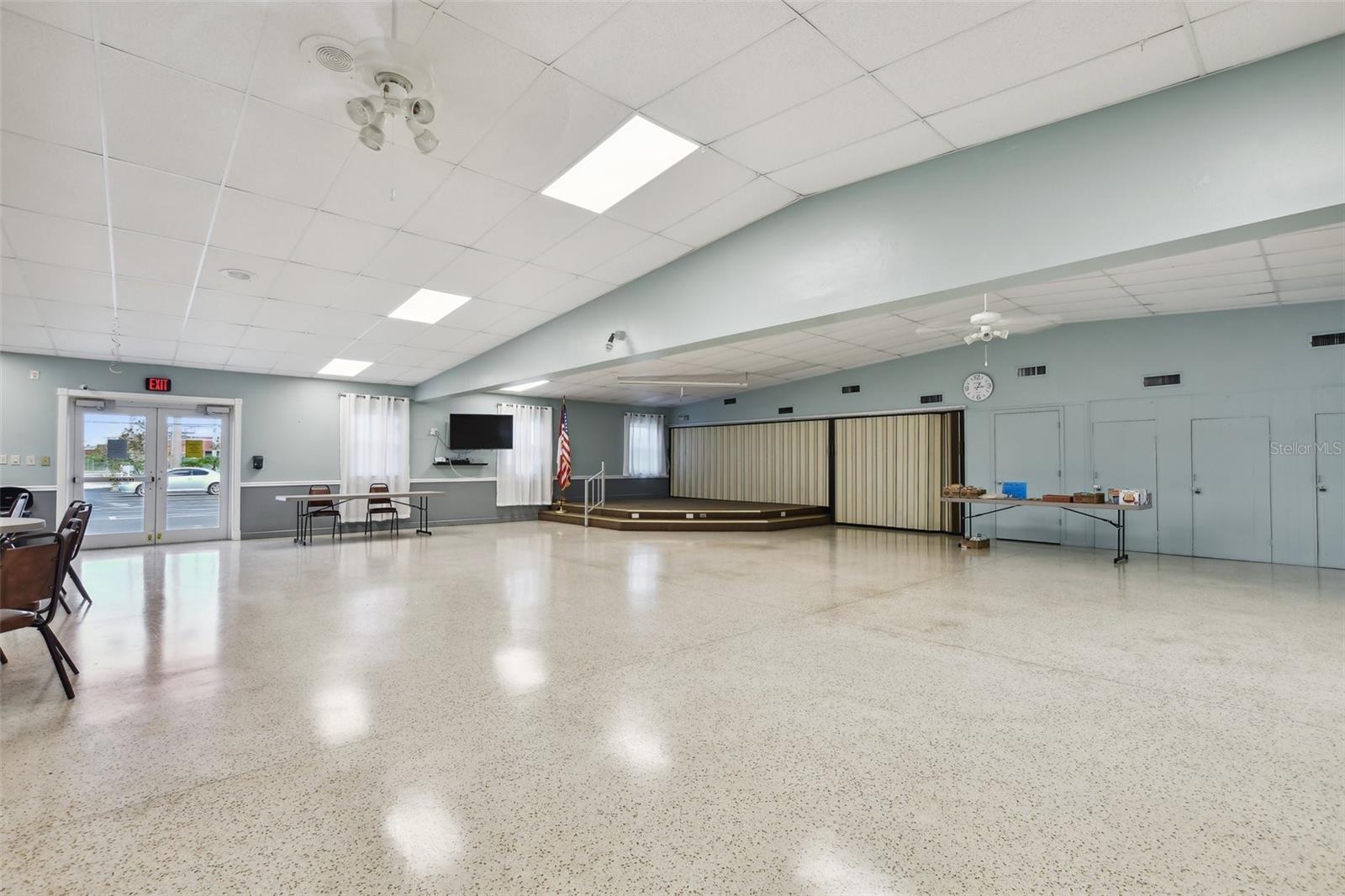 Image 70 of 73 For 12651 Seminole Boulevard 2c