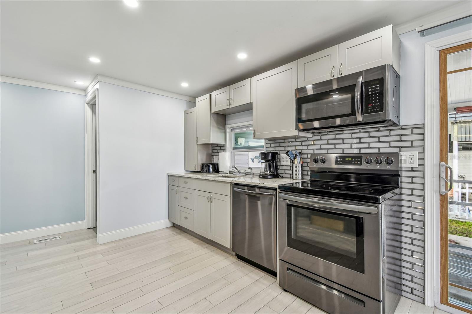 Image 8 of 73 For 12651 Seminole Boulevard 2c