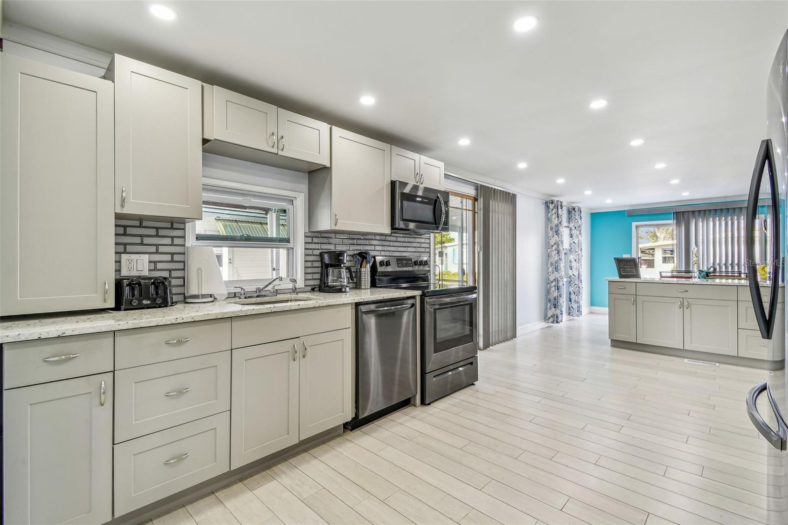 Image 9 of 73 For 12651 Seminole Boulevard 2c