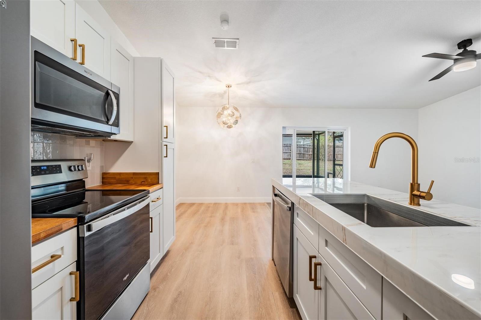 Image 10 of 34 For 404 Regal Park Drive