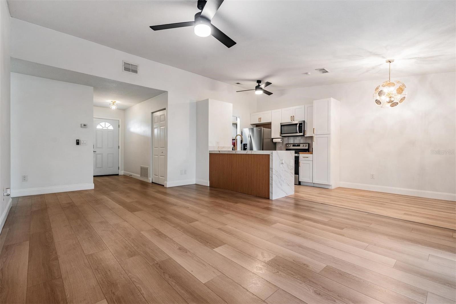 Image 4 of 34 For 404 Regal Park Drive